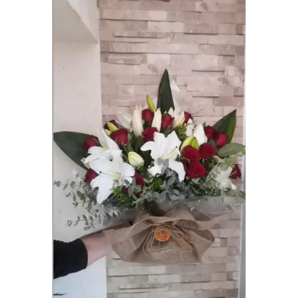 Casablanca ve Kırmızı Gül Buketi